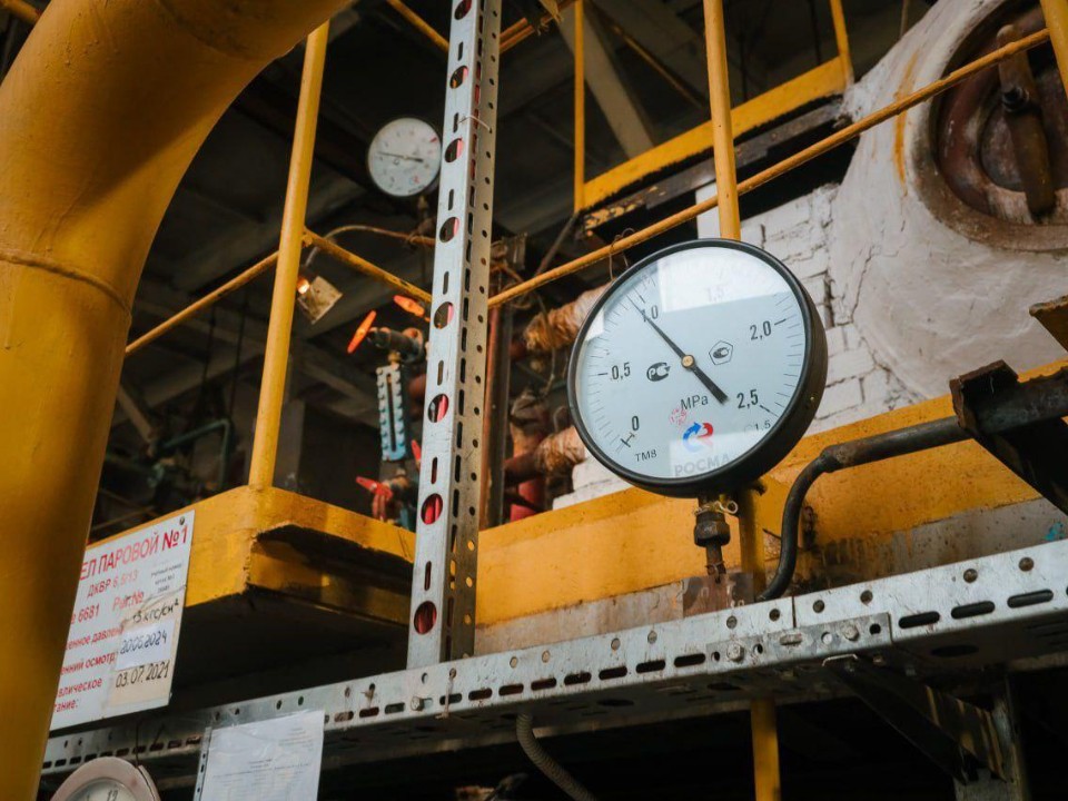 В большинство школ и больниц округа поступило тепло