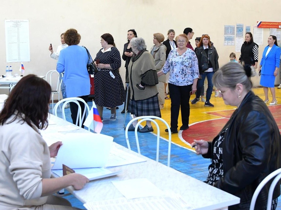 В Дмитрове жители отдают голоса целыми семьями на муниципальных выборах