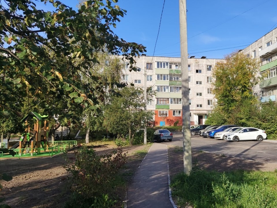 В Озерах привели в порядок жилой двор в микрорайоне маршала Катукова