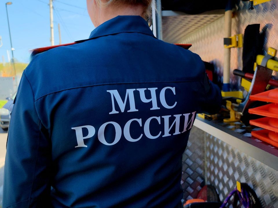 Пожарные устранили возгорание в здании старой школы в Балашихе