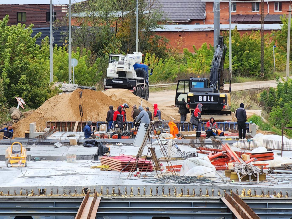 Новый мост в Поречье соединяют с автомобильной дорогой