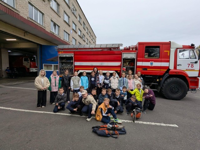 Ученики школы №1 познакомились с работой пожарных