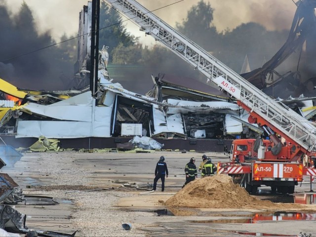 От склада остался лишь пепел: как выглядит место жуткого пожара в Дмитрове