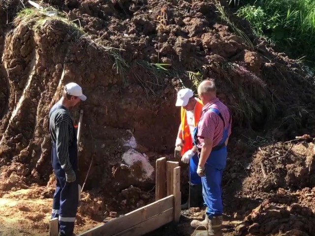 В Шаховской ремонтируют плотину в деревне Коптязино для повышения безопасности