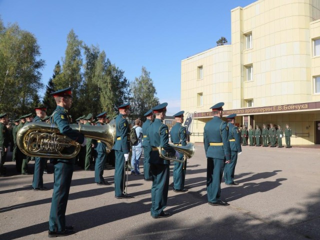 В Сергиевом Посаде начнут готовить кадры для всех родов войск