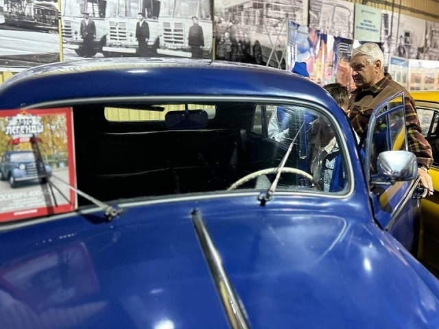 В музее «Мострансавто» школьникам Чехова показали автобусы и машины маршала Жукова