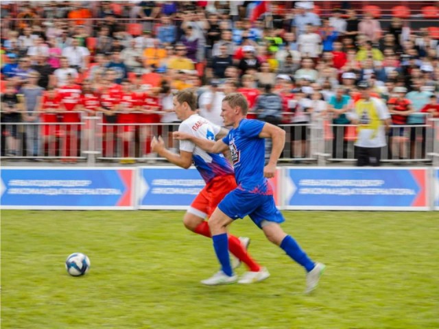 Футбольные команды из Лобни и Солнечногорска сыграют на стадионе «Металлург»