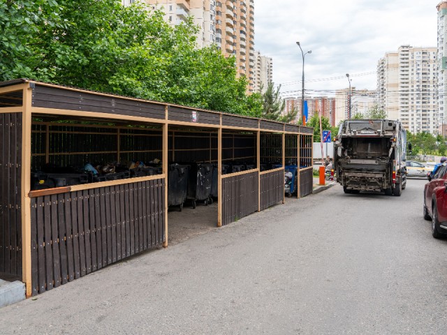 В Лыткарине демонтируют контейнерную площадку в 4-м микрорайоне