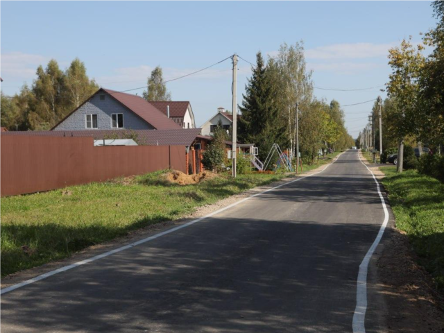 Улицы Тополиная и Майская в Краснозаводске впервые заасфальтировали