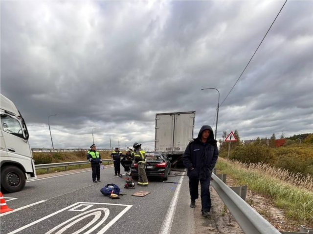 Водителя, пострадавшего в ДТП в округе Ступино, деблокировали спасатели