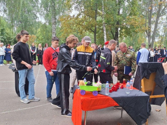В Луховицах почтили память жертв теракта в Беслане