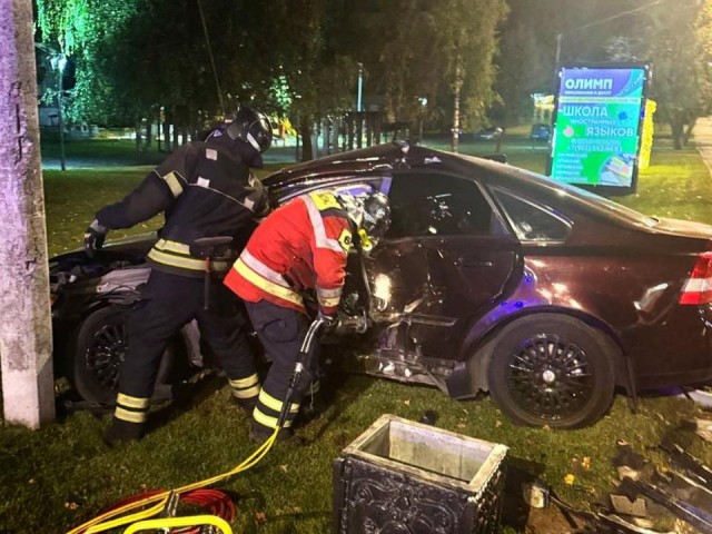 Спасатели ликвидировали последствия ДТП с двумя пострадавшими в Можайске