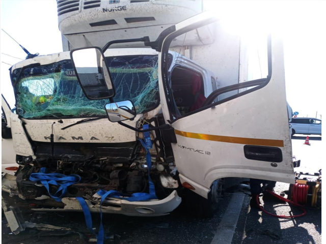 Спасатели деблокировали пострадавшего в ДТП в Клинском округе