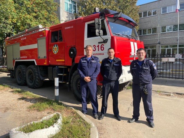 В Коломенском округе сотрудники «Мособлпожспаса» дежурили на школьных линейках