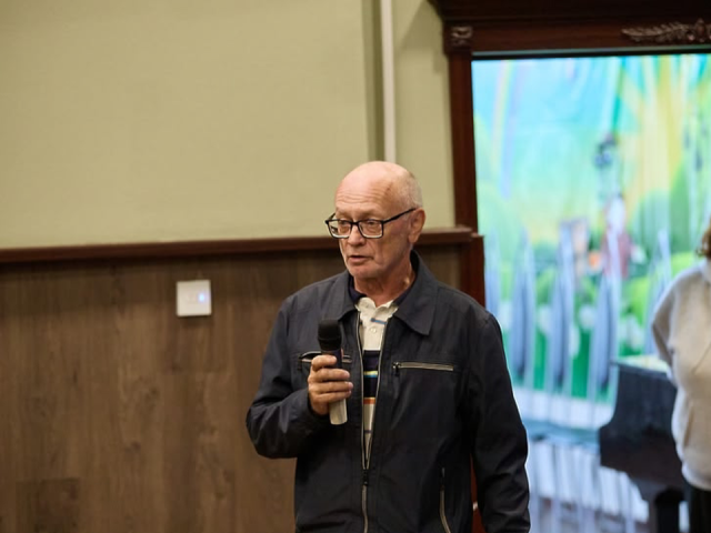 Жители обсудили подготовку ЖКХ к осенне-зимнему периоду на форуме в Голубом