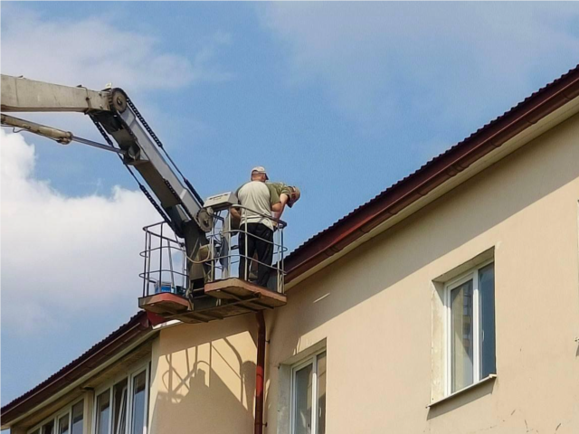 Кровли домов отремонтировали в Дедовске, трех поселках и двух селах