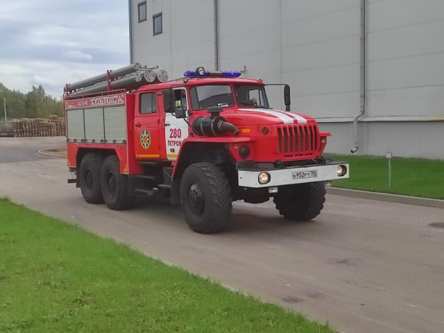 Пожарные и персонал промышленного предприятия отработали действия при ЧП