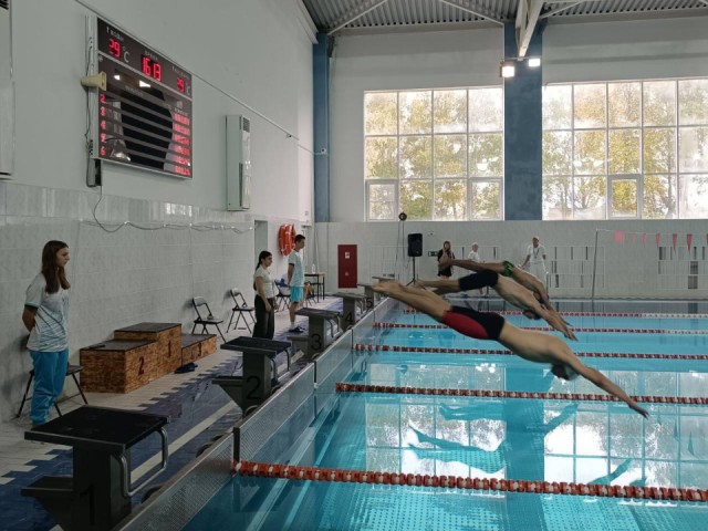 День рождения акваклуба отметили масштабными соревнованиями по плаванию