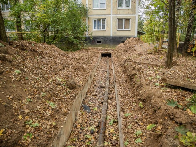 В Больших Вяземах продолжается замена старых коммуникаций
