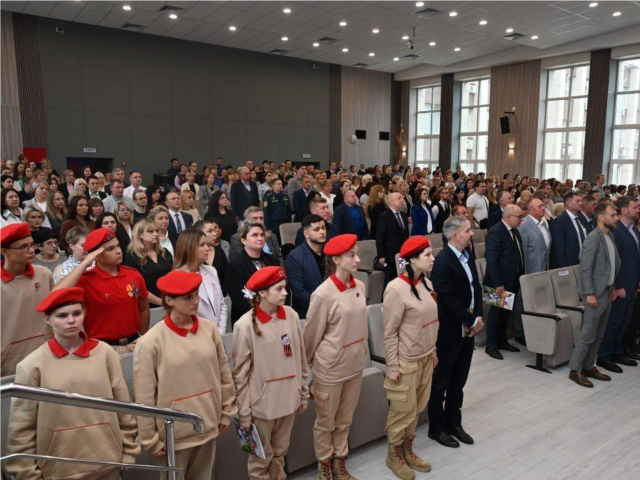 Депутаты и духовенство города вручили награды лучшим из лучших