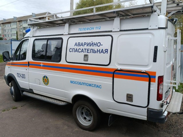 Спасатели помогли подняться упавшей с кровати пенсионерке из Волоколамска