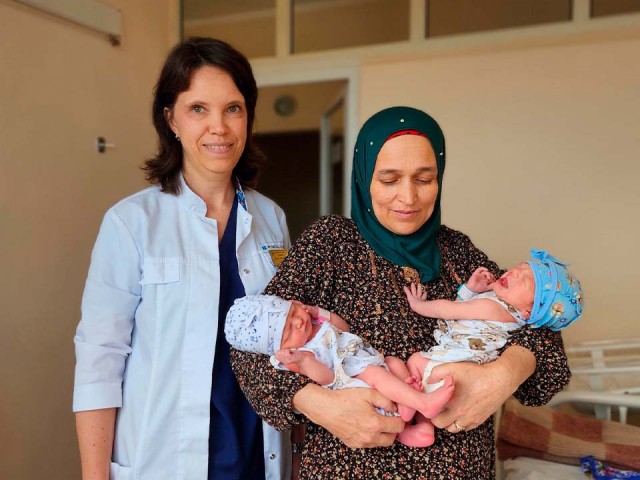 Врачи Солнечногорска помогли многодетной маме родить «королевскую» двойню