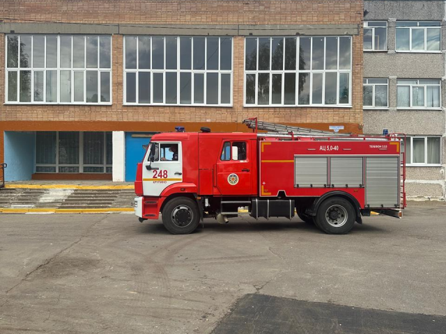 Для школьников Дрезны провели практический урок по пожарной безопасности