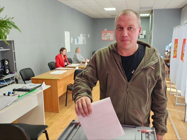 Герой-разведчик вернулся в родное Семеновское, чтобы проголосовать на выборах
