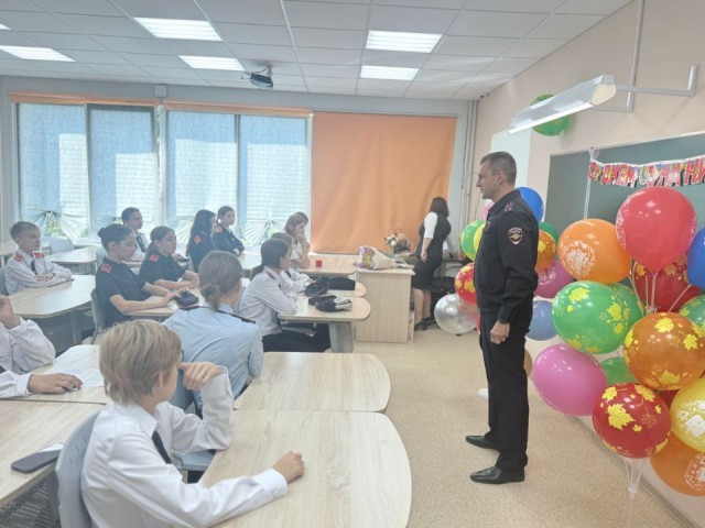 Автоинспекторы напомнили школьникам о безопасности на дорогах в начале учебного года