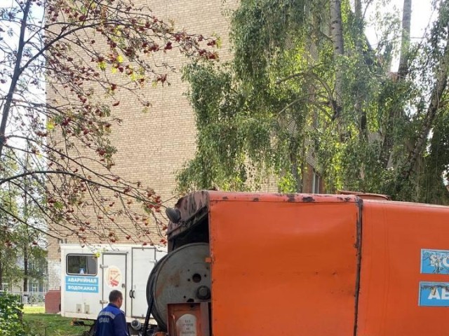 Коммунальщики провели работы по очистке канализационных сетей в Наро-Фоминске