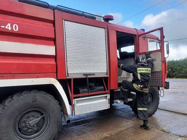 Пожарные потушили горящую баню в Ступинском округе