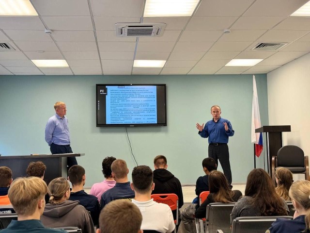 Как стать пограничником: выпускникам рассказали о службе в ФСБ