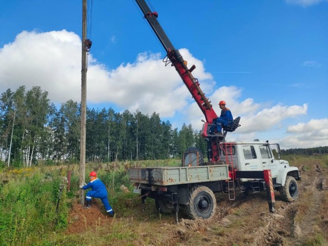 Энергетики Подмосковья подключат к свету 80 домов