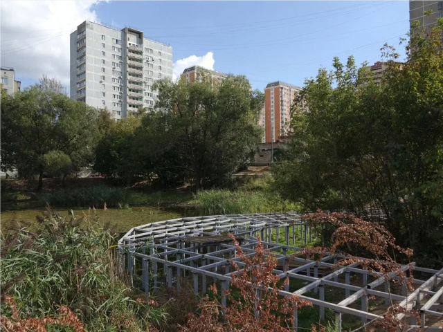 На Силикате установят новые причалы на набережной пруда