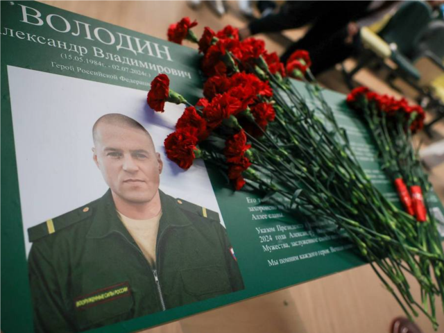 Именную Парту Героя спецоперации Александра Володина открыли в школе № 32