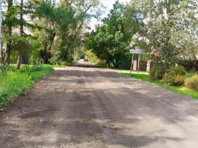 В Алабушево устранили провал грунта на улице Калинина