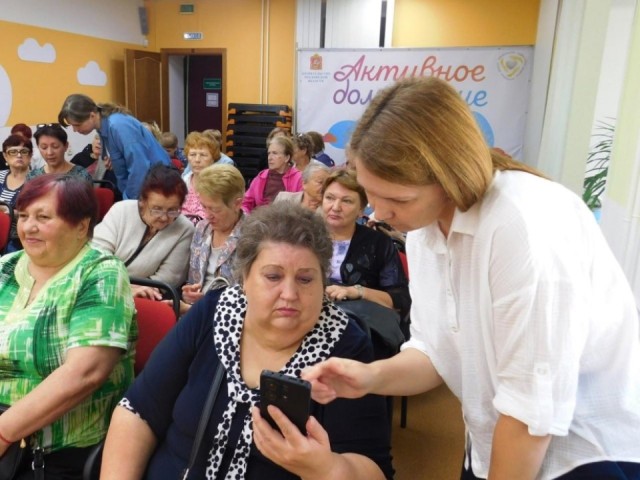В Клину стартуют консультации по скандинавской ходьбе и цифровая грамотность