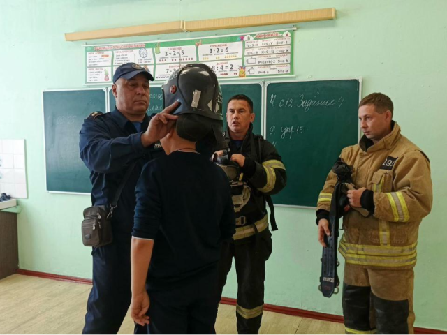 Уроки безопасности от пожарных прошли в школе села Пышлицы