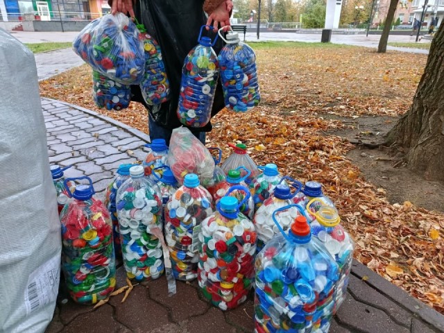 Волонтеры отправили на переработку рекордное количество «добрых крышечек»