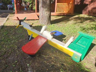 Самолет «приземлился» во дворе социального центра в Красноармейске