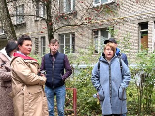 Во дворе на улице Деповской устранят подтопление парковки по просьбам жителей