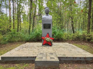 В сквере на улице Солнцева в Раменском приступили к подготовке основания для нового памятника