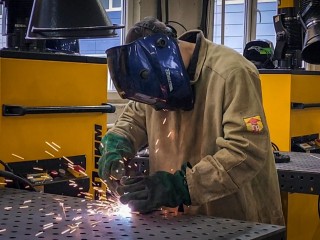 Студенты автодорожного колледжа в Бронницах осваивают новое сварочное оборудование