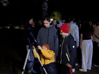 В парке Лосино-Петровского жители округа наблюдали за планетами и звездами