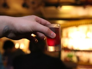 Какие напитки с водкой опасны для сердца и нервной системы