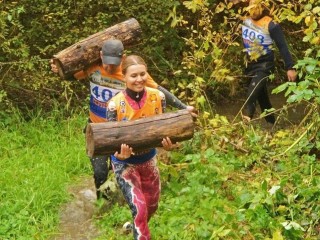 «Серпуховская гонка» собрала команды на марафон с бревнами и тракторными колесами