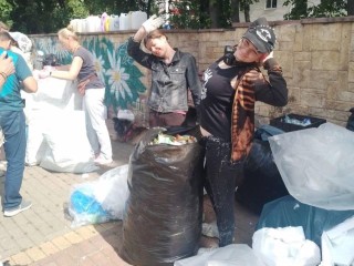 Эковолонтеры собрали свыше 50 мешков вторсырья и передали вещи нуждающимся
