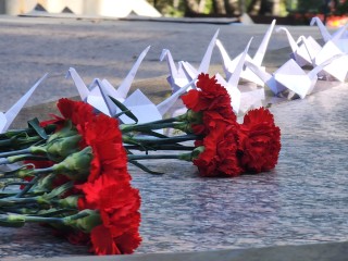 Парк Победы украсят белые журавлики в память о жертвах Беслана