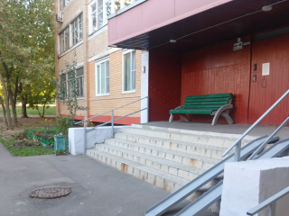 В подъезде устранили последствия хулиганских действий