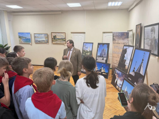 В художественном музее ЛНР открылась выставка фотографий из Лосино-Петровского